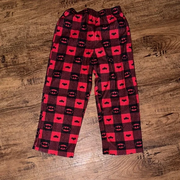 Batman Red and Black Kids Pajamas - Picture 4 of 4